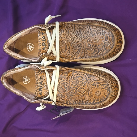 Ariat womans size 9.5 - Picture 2 of 4